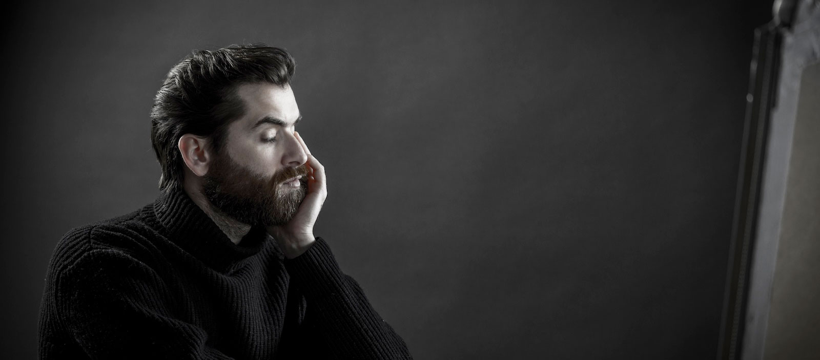 Joel Lyssarides – Late on Earth
